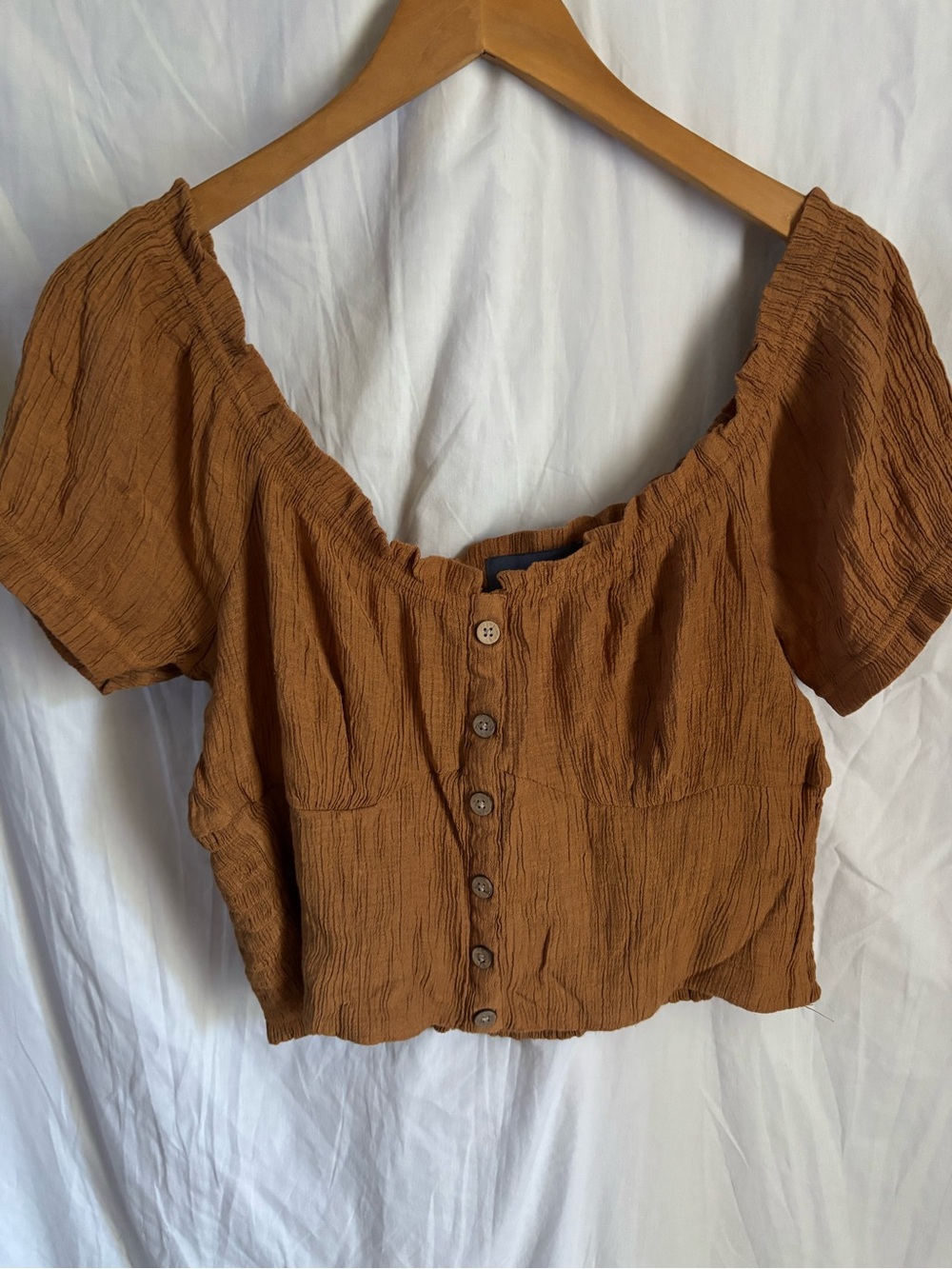 Cropped Button-Front Women’s Top in Warm Brown